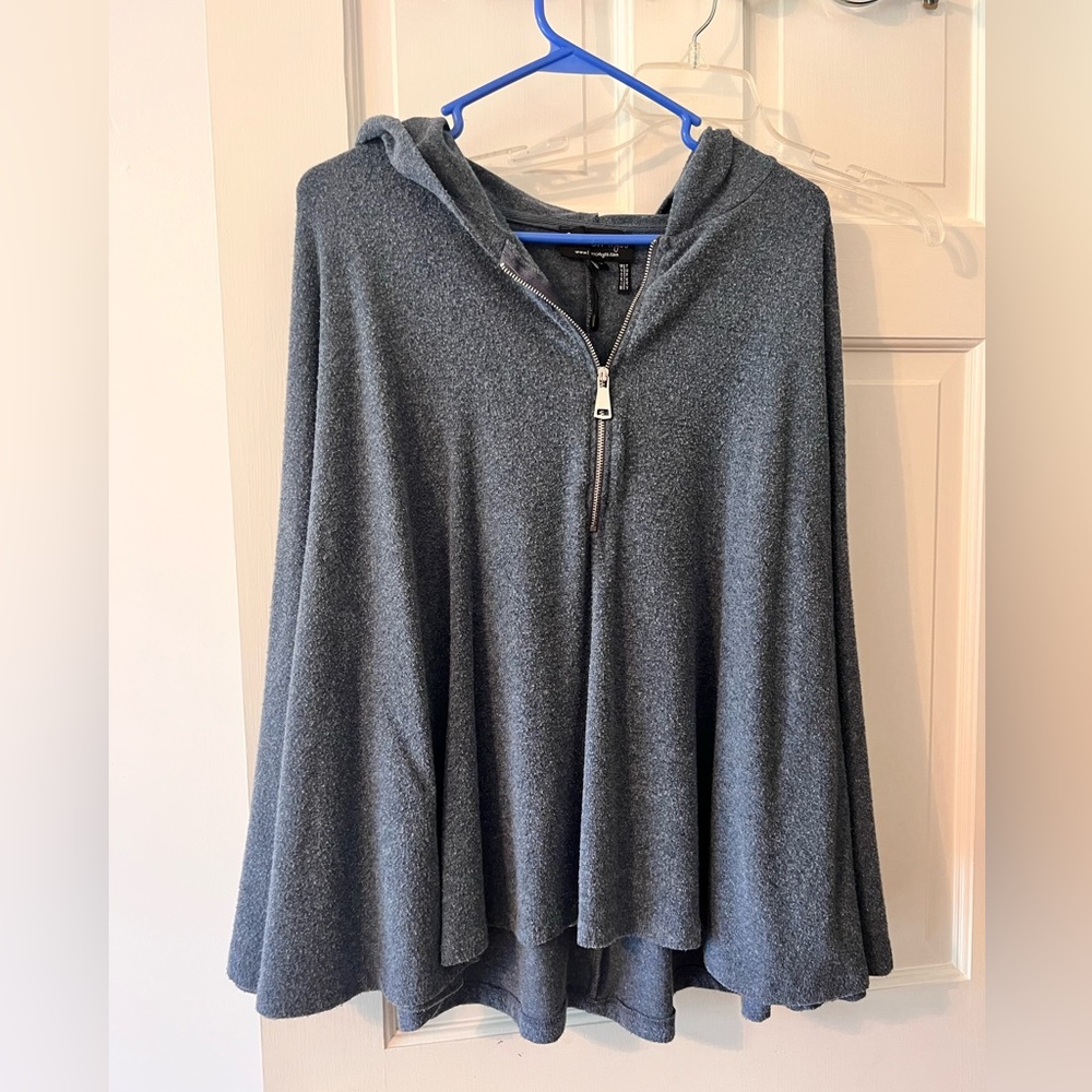 Women’s poncho sweater size medium